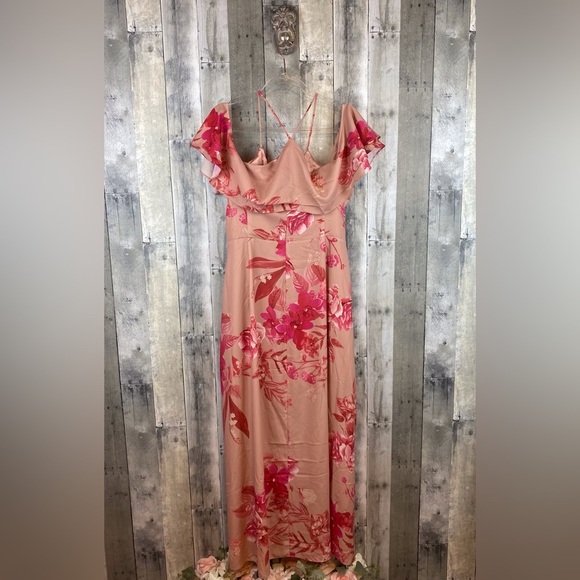 NWT City Chic Maxi Elegant Ruffle Dress in Elegant Floral Pink Size 18 Plus. - Picture 4 of 15